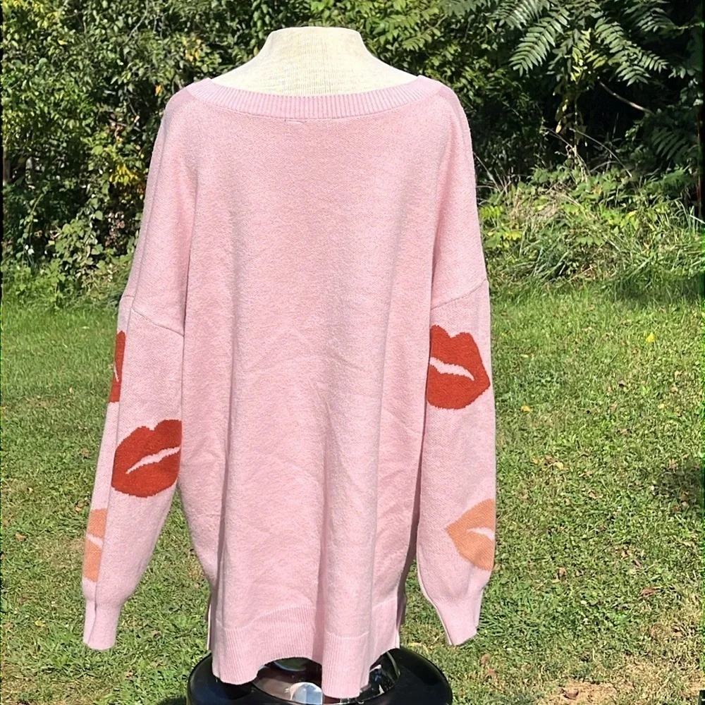 Bloomchic kiss prints v neck sweater, pink, women’s size 18-20